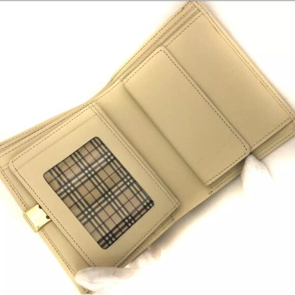 BURBERRY Leather Bifold Wallet Ivory - Picture 6 of 8